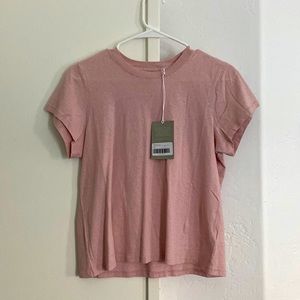 Everlane recotton tee in Lilac